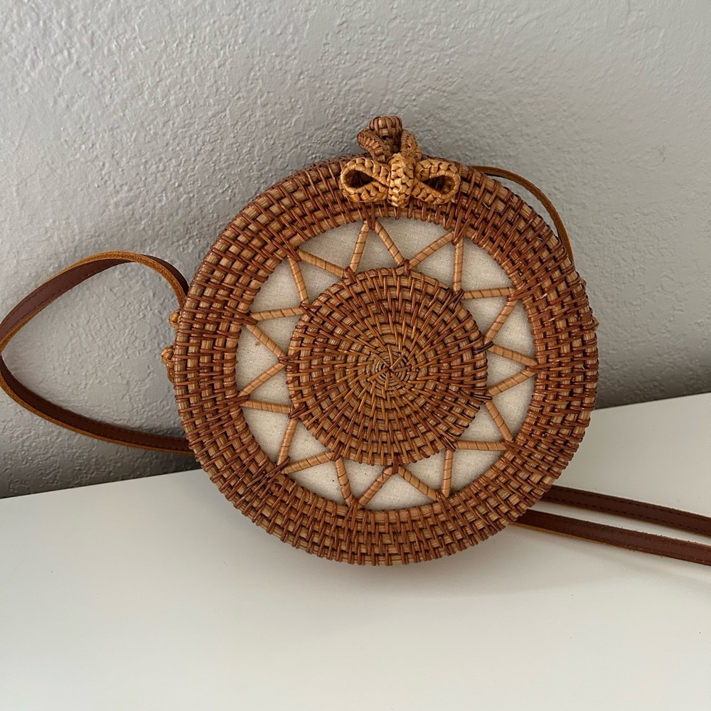 Round Woven Wicker Cross Body Bag